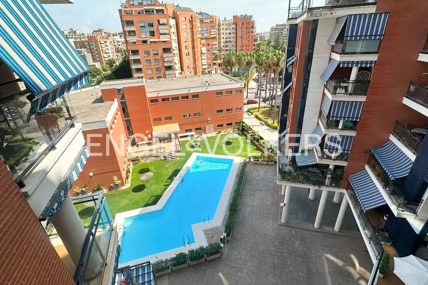 Piscina de Pis de lloguer en Valencia amb Aire condicionat, Calefacció i Jardí privat