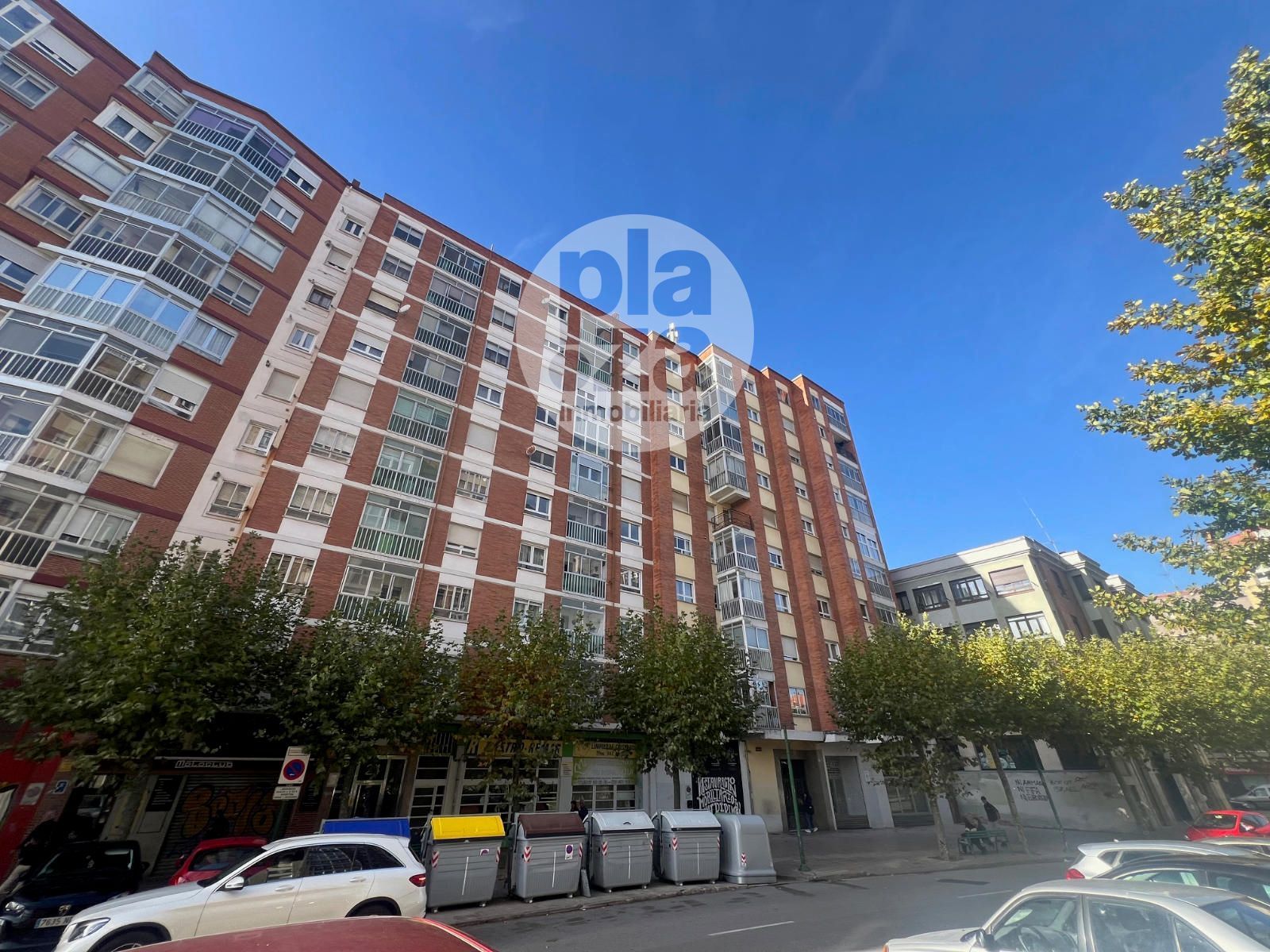 Exterior view of Flat for sale in Burgos Capital  with Heating, Terrace and Storage room