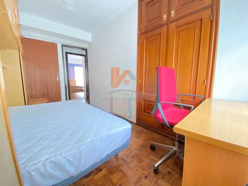 Bedroom of Flat for rent in Santiago de Compostela   with Furnished and Washing machine