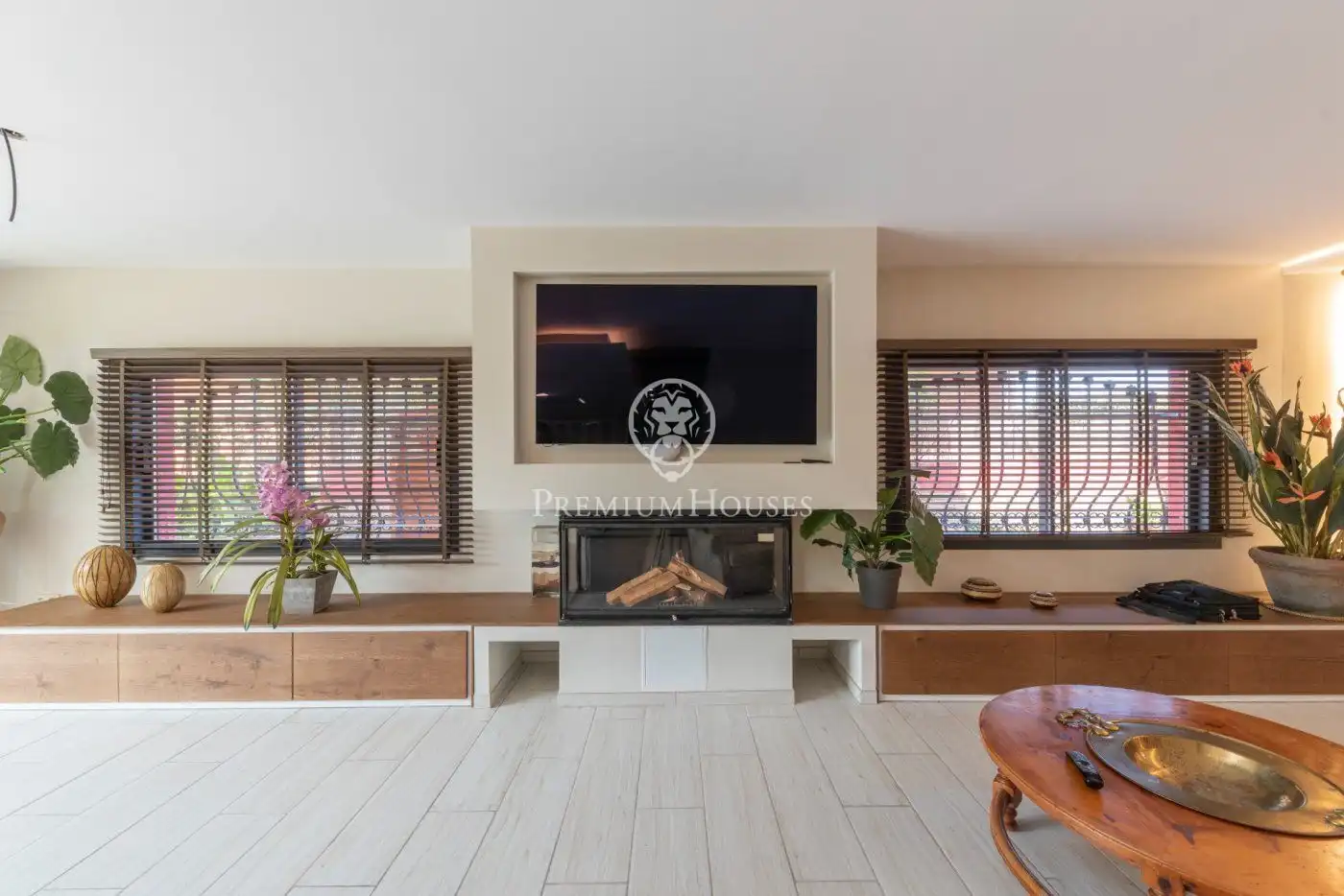 Living room of Houses for sale in Vilanova i la Geltrú  with Air Conditioner, Heating and Private garden