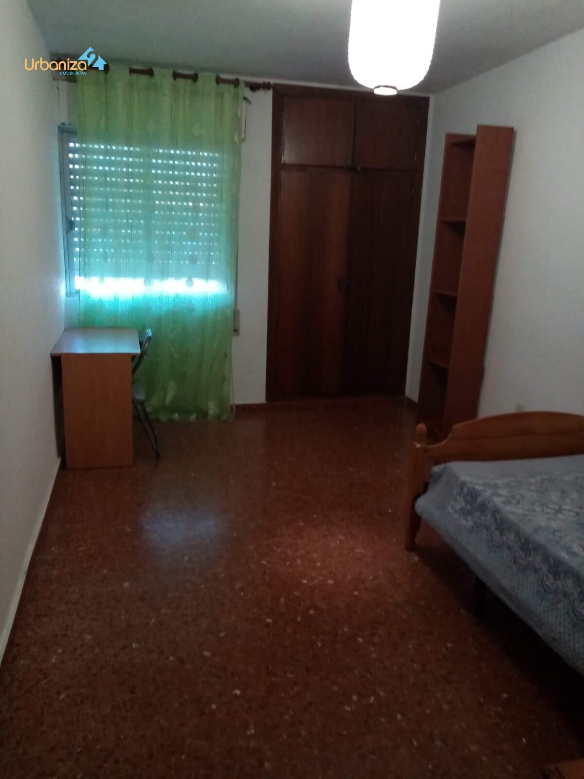 Bedroom of Flat to rent in Badajoz Capital  with Air Conditioner and Balcony