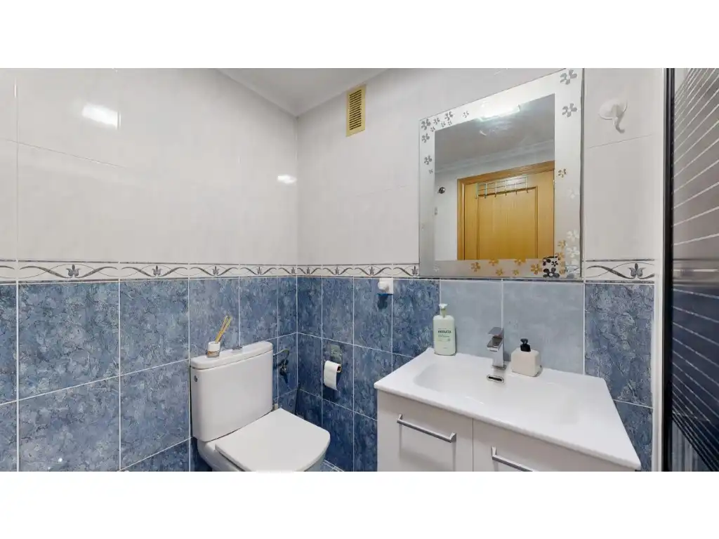 Bathroom of Flat for sale in Torrent  with Air Conditioner and Balcony
