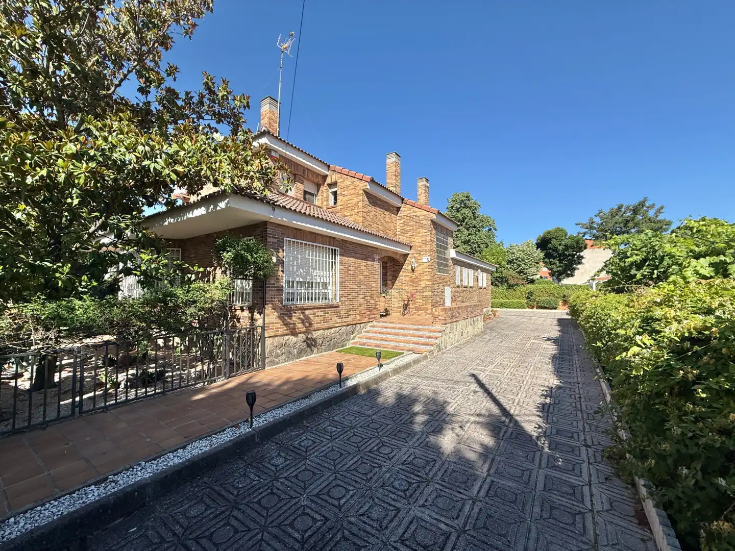 Exterior view of Houses for sale in Griñón  with Air Conditioner, Heating and Private garden