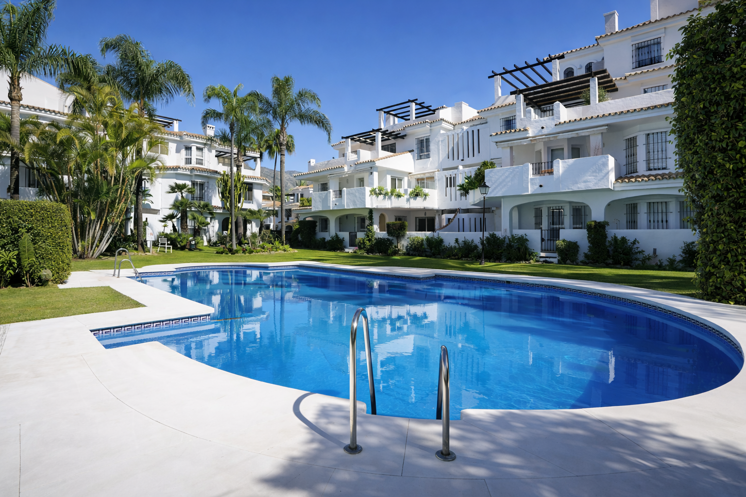 Exterior view of House or chalet for sale in Marbella  with Air Conditioner, Heating and Terrace