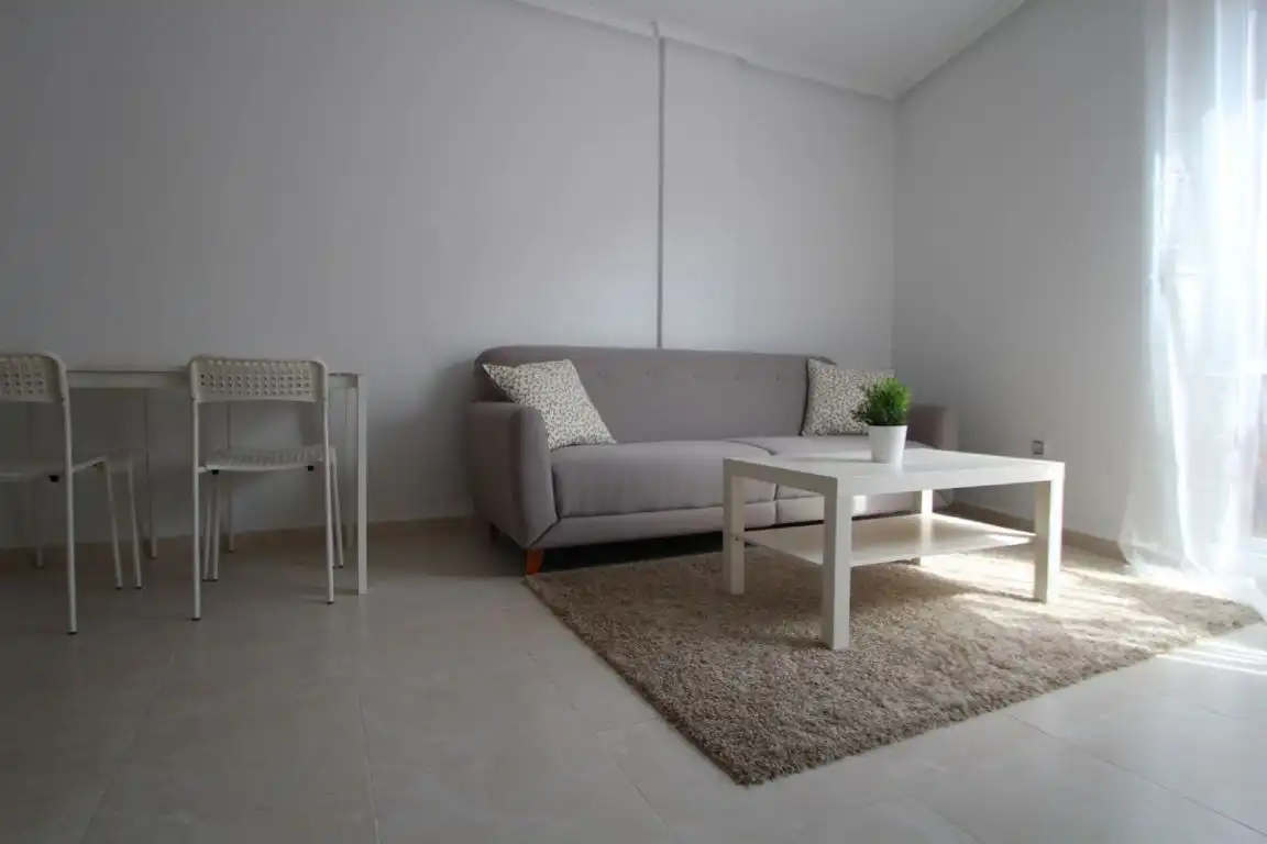 Sala de estar de Casa adosada en venta en Torrevieja con Calefacción, Jardín privado y Terraza