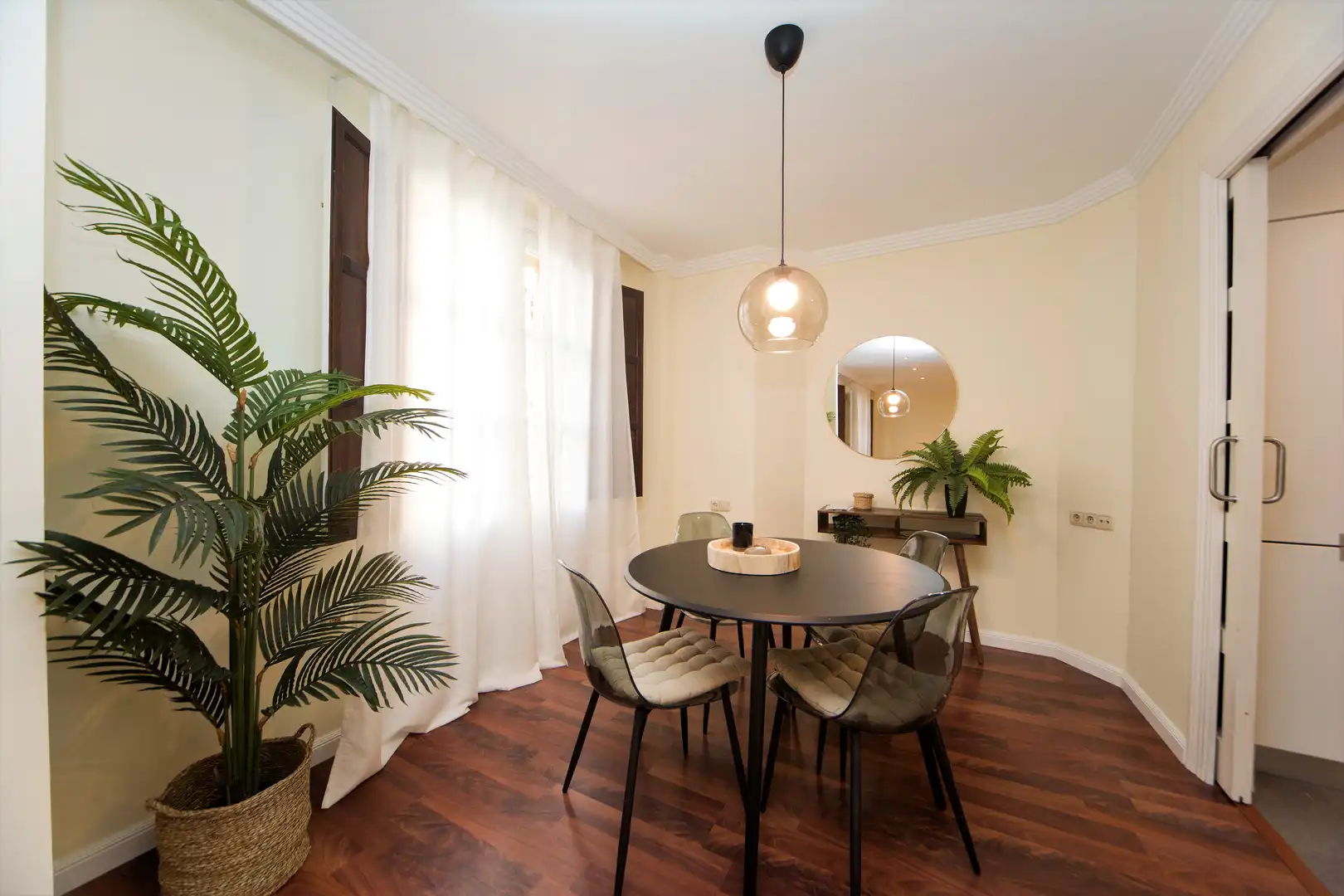 Dining room of Flat for sale in Granada  with Air Conditioner, Heating and Parquet flooring