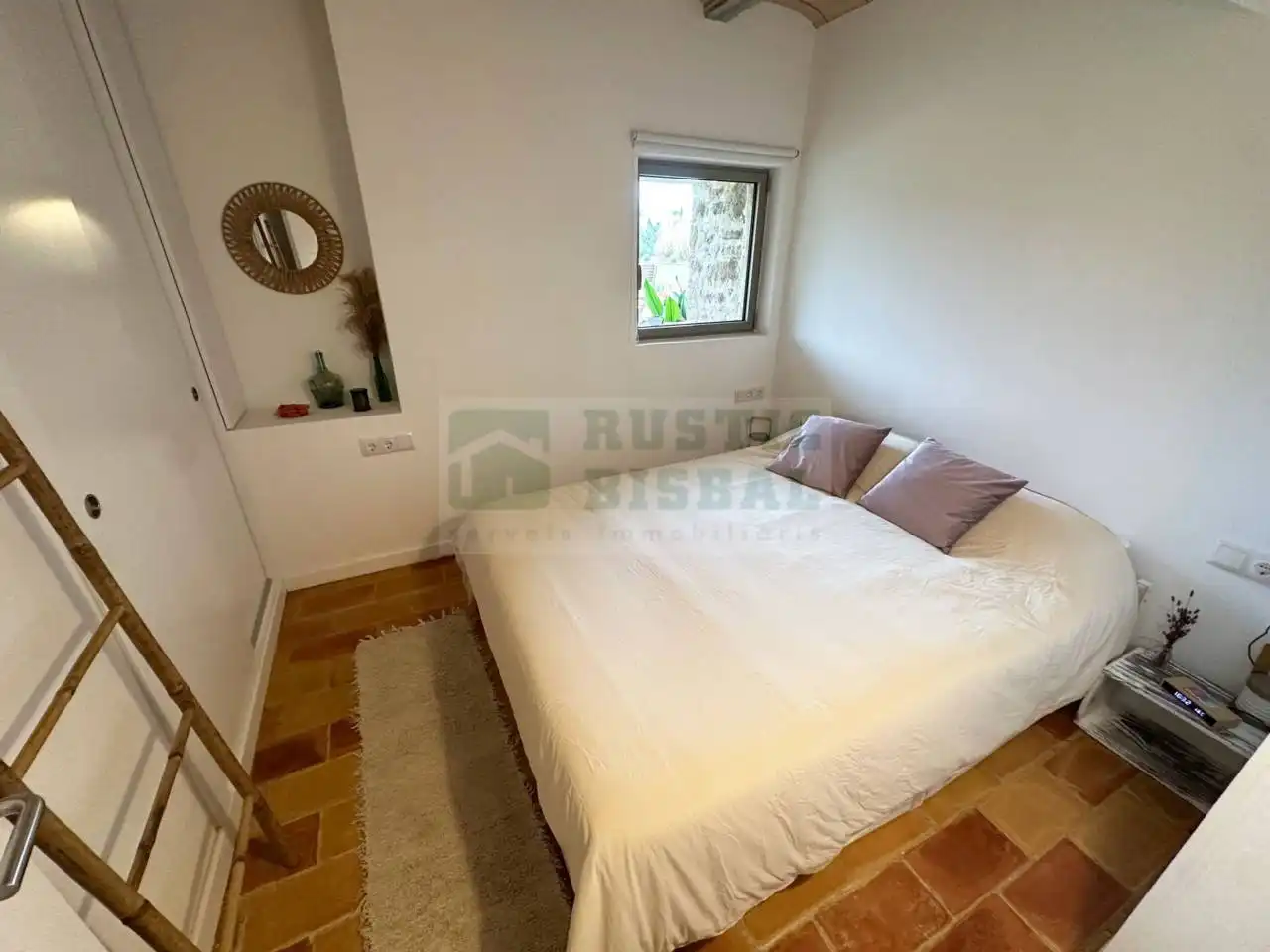 Schlafzimmer von Country house zur Miete in Foixà mit Klimaanlage, Heizung und Möbliert