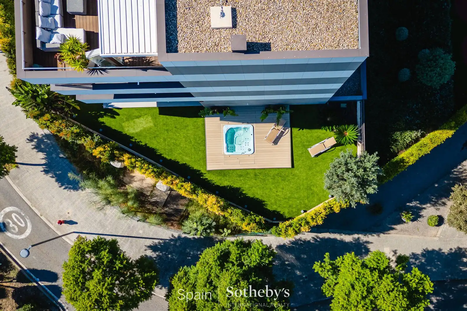 Terrassa de Apartament en venda en Sitges amb Aire condicionat, Jardí privat i Jacuzzi