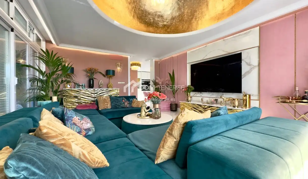 Sala de estar de Casa o chalet en venta en Adeje con Aire acondicionado, Terraza y Trastero