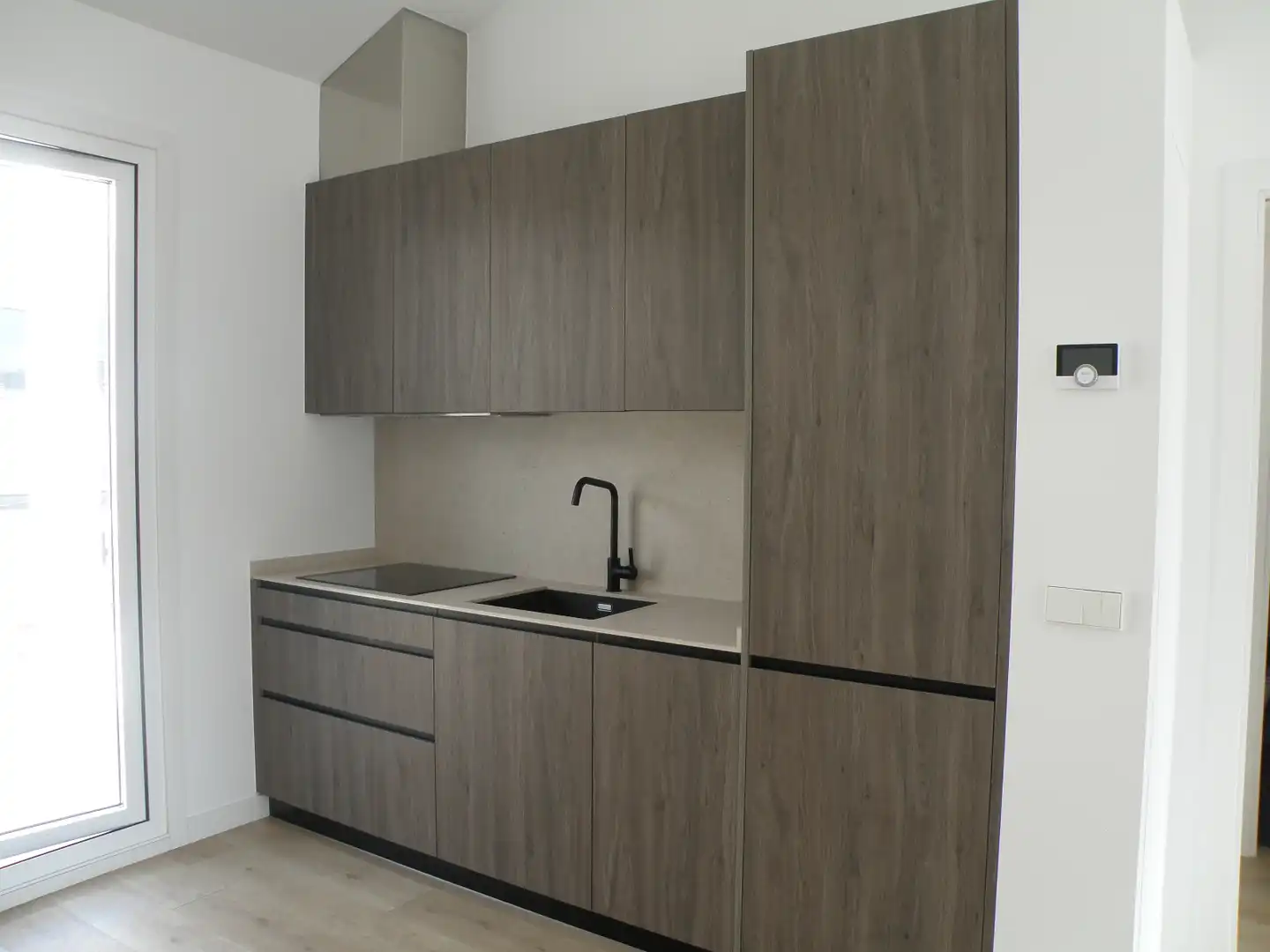Küche von Dachboden zur Miete in Vigo  mit Heizung, Terrasse und Ofen