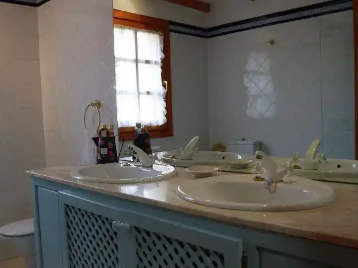 Baño de Casa o chalet en venta en Víznar con Piscina y Balcón