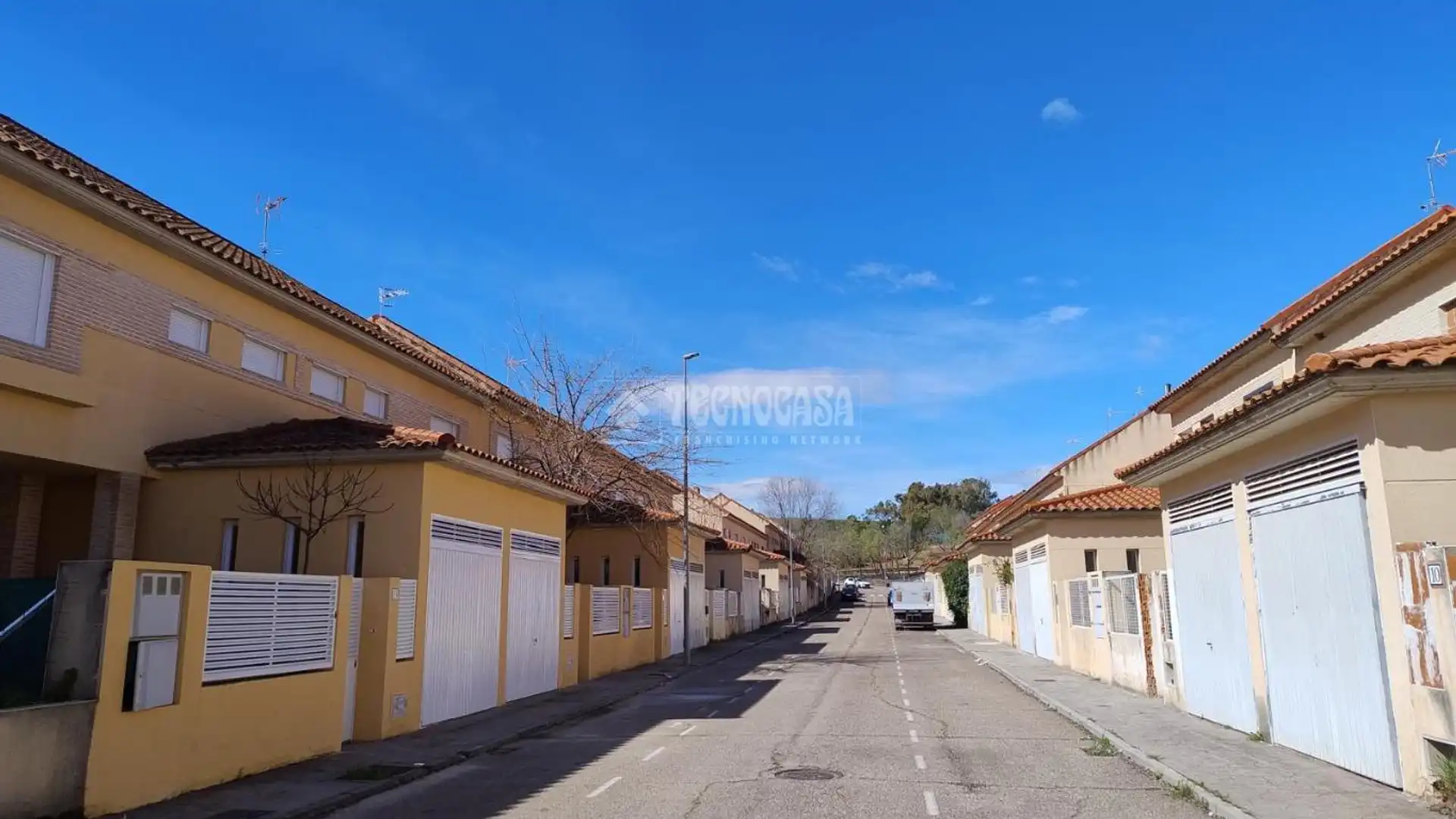 Exterior view of Single-family semi-detached for sale in Alcaudete de la Jara  with Air Conditioner and Parquet flooring