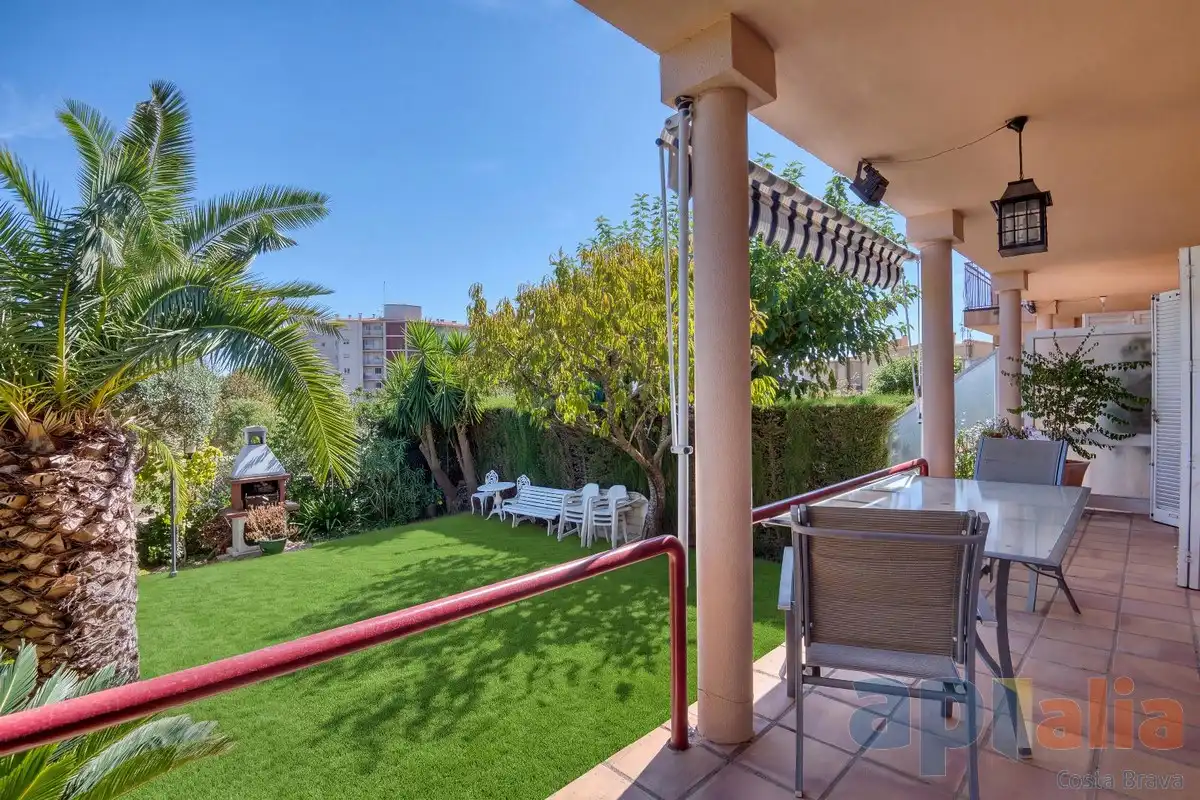 Adosado con terraza en venta en Carrer Francesc Isgleas 35, imagen 16