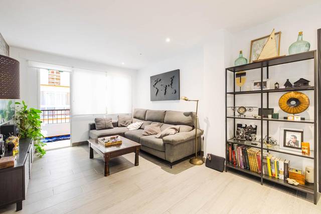 Piso en Venta en Calle Daoiz en El Molinillo - Capuchinos