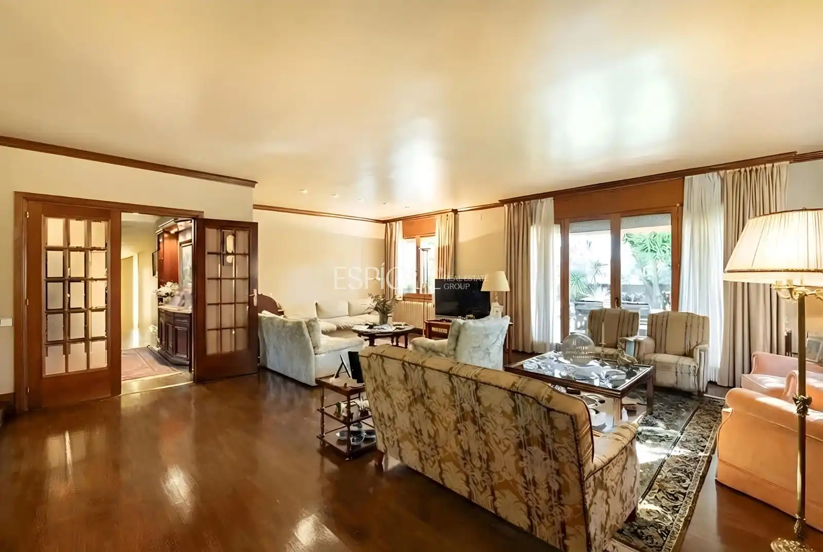 Living room of Houses for sale in Sant Cugat del Vallès  with Air Conditioner, Heating and Parquet flooring