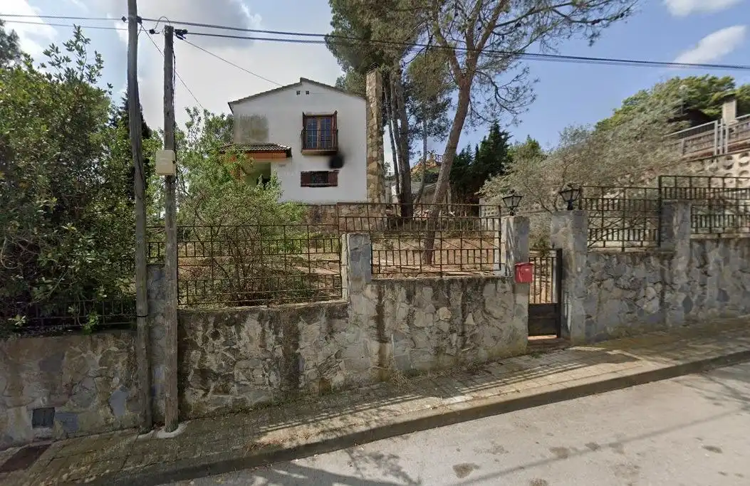 Casa con jardín en venta en Carrer FIGUERES-PINEDES 1255