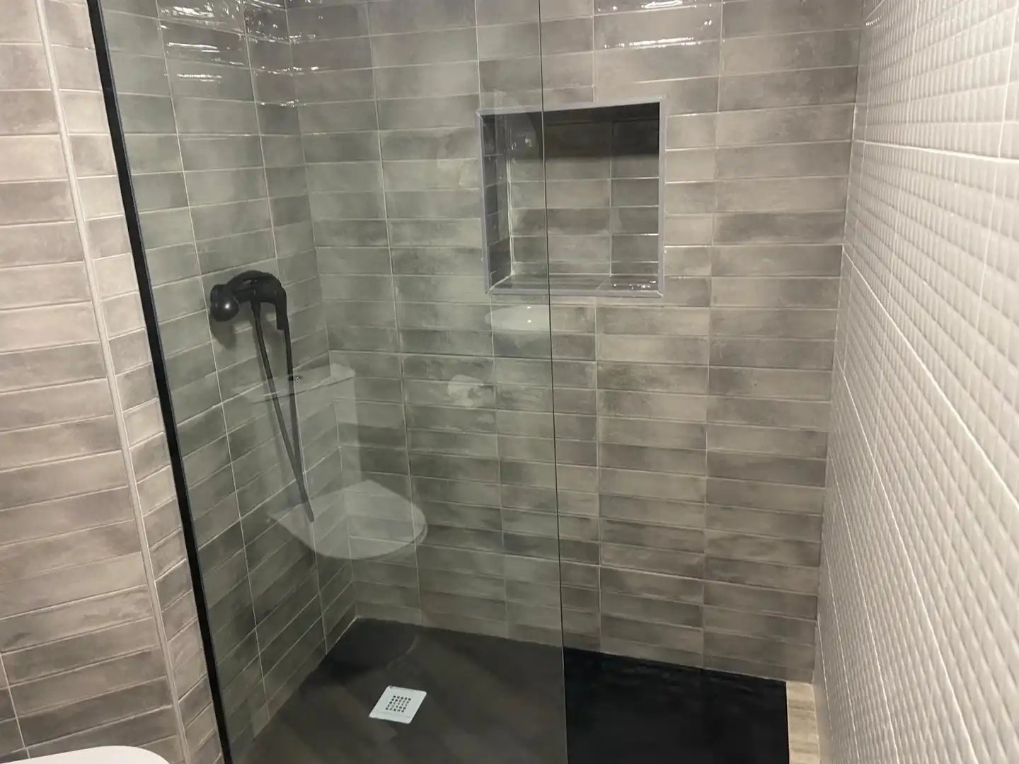 Bathroom of Apartments for rent in Colmenar  with Air Conditioner, Furnished and Washing machine