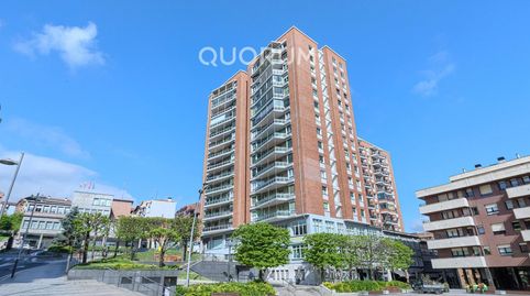 Piso De 2 Dormitorios Origen 3 y 2 Baños Con Parcela De Garaje, Dos Ascensores y Balcón Con Vistas Despejadas En Zona Ayuntamiento