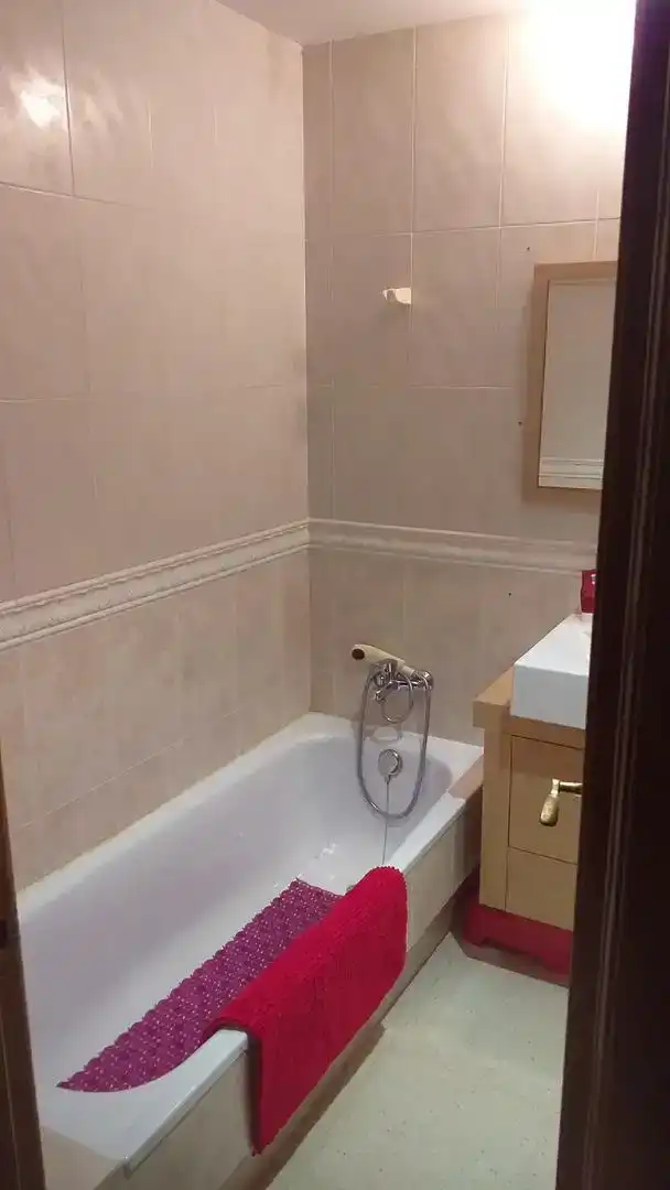 Bathroom of Flat for rent in Benidorm  with Air Conditioner, Private garden and Swimming Pool