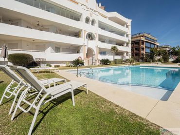 Piso con piscina en venta en Nueva Andalucía