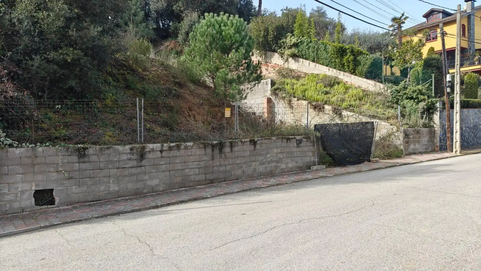 Lands and plots for sale in Vallgorguina