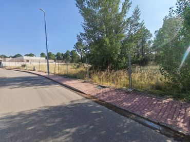 Terreny residencial en venda a Avenida Altozano 19