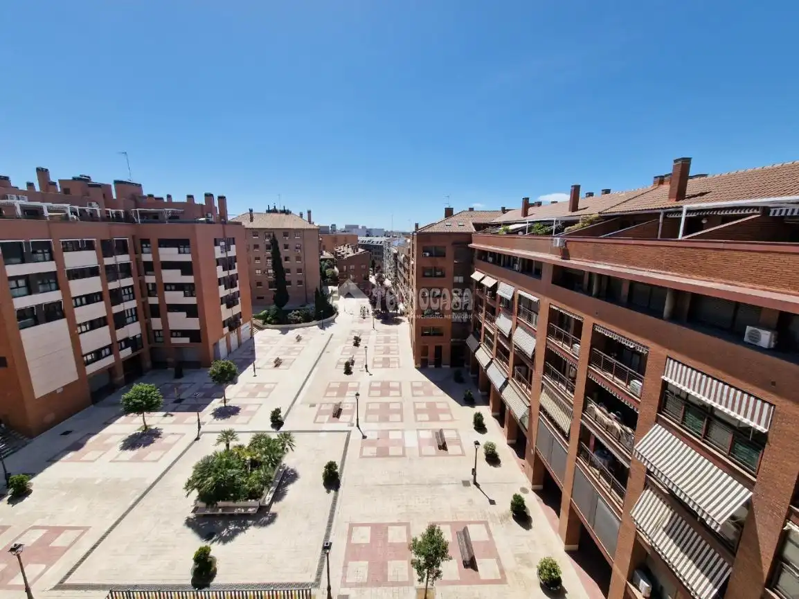 Vista exterior de Pis de lloguer en Alcorcón amb Aire condicionat, Calefacció i Parquet
