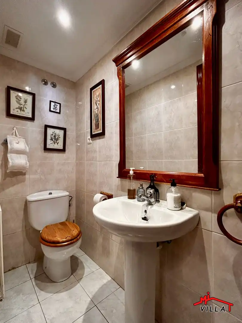 Baño de Casa o chalet en venta en Laredo con Calefacción y Amueblado