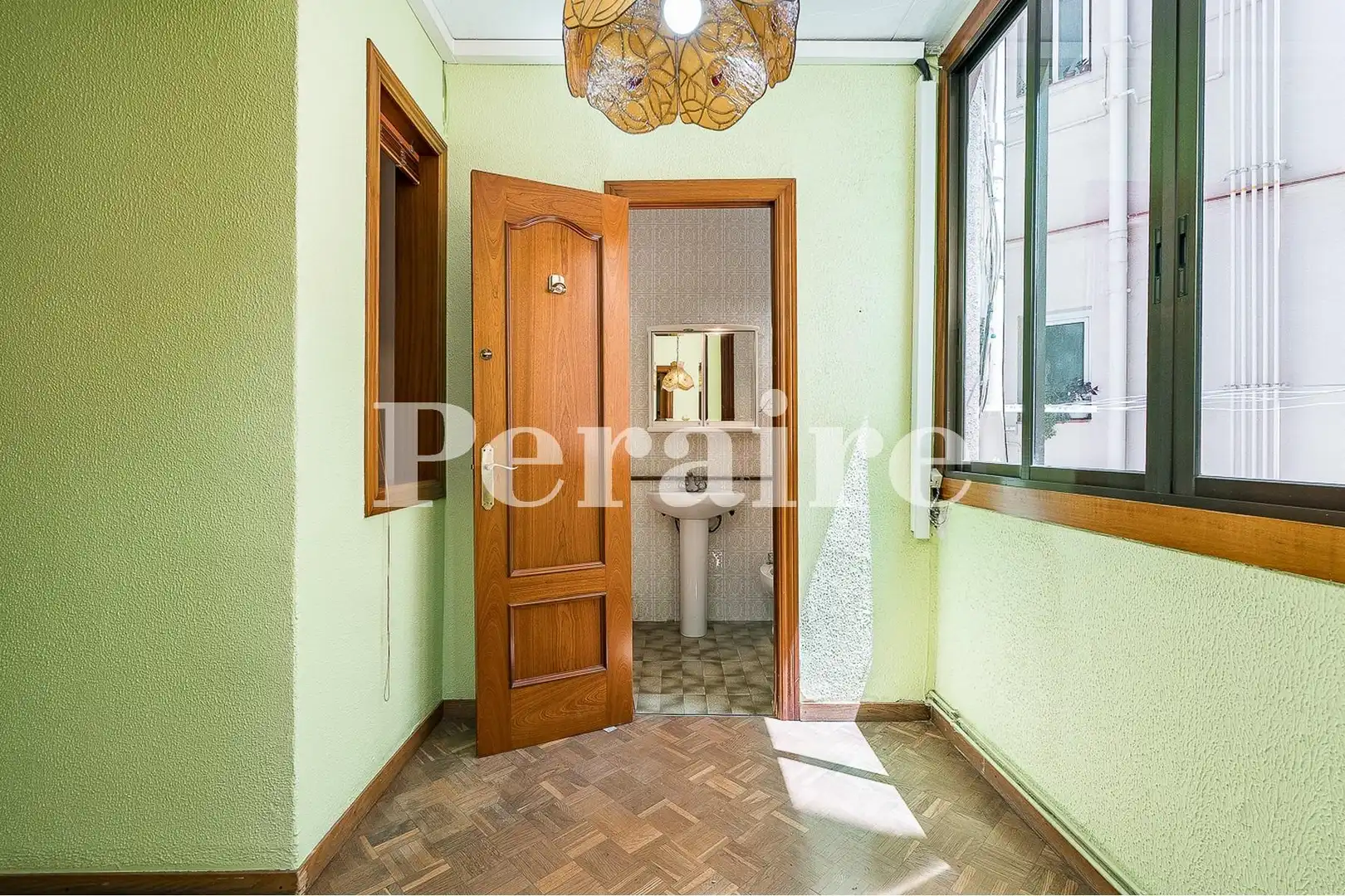 Wohnung zum Verkauf in Barcelona mit Klimaanlage, Heizung und Parkett