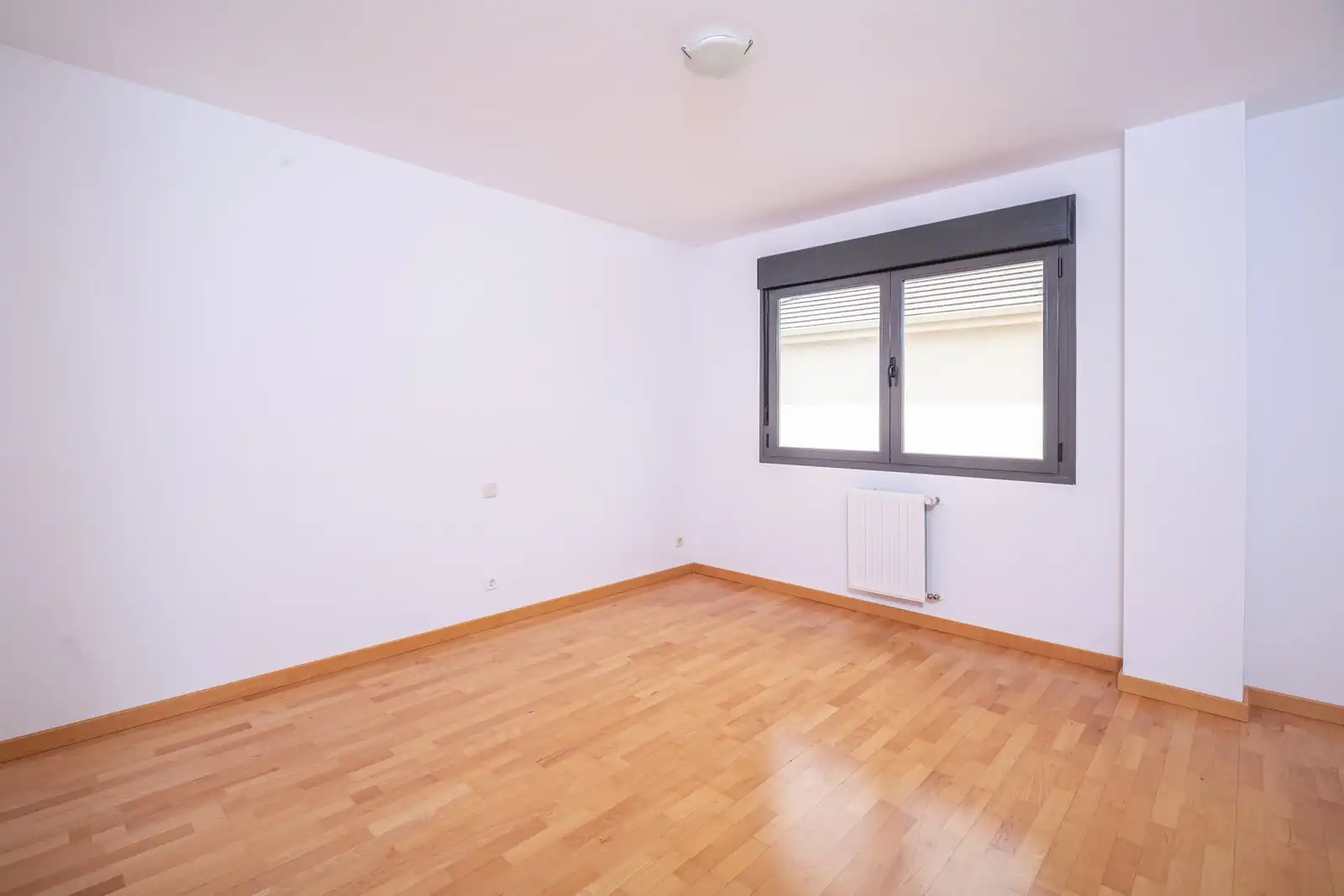 Flat for sale in Aranjuez  with Air Conditioner, Terrace and Storage room