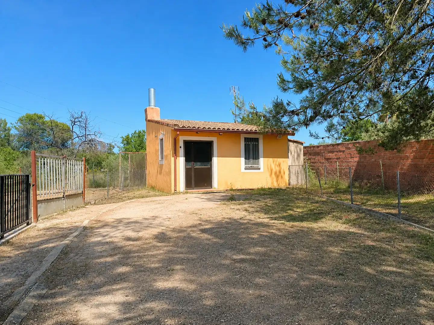 Vista exterior de Casa o chalet en venta en Nuevo Baztán con Aire acondicionado, Calefacción y Jardín privado