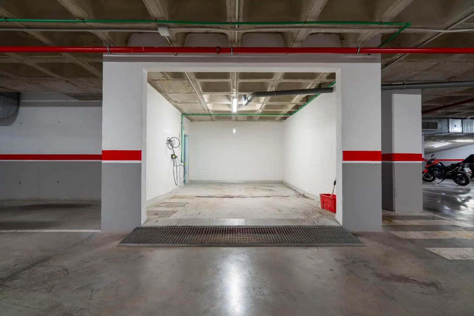Parking of Flat for rent in Almería  with Air Conditioner, Heating and Private garden