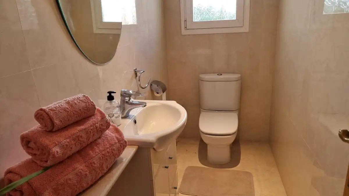 Bany de Casa o xalet de lloguer en Benahavís amb Aire condicionat, Jardí privat i Terrassa
