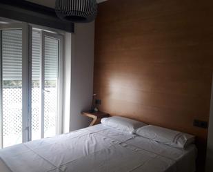 Dormitori de Apartament de lloguer en  Sevilla Capital amb Aire condicionat i Balcó