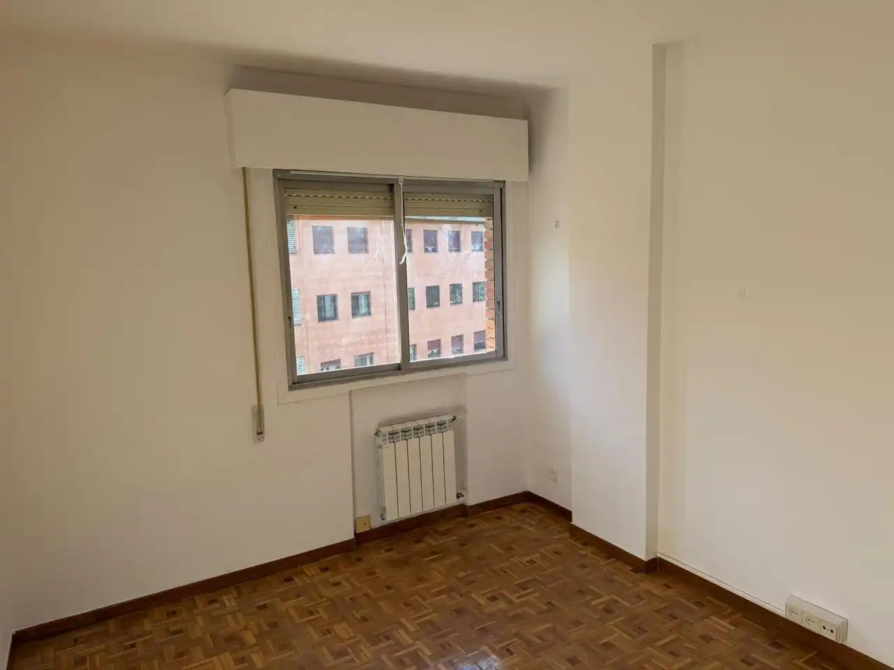 Schlafzimmer von Wohnung zur Miete in Ciudad Lineal