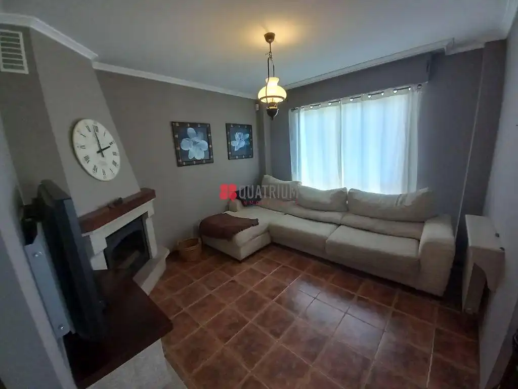 Sala de estar de Casa o chalet de alquiler en Santiago de Compostela  con Calefacción, Jardín privado y Trastero