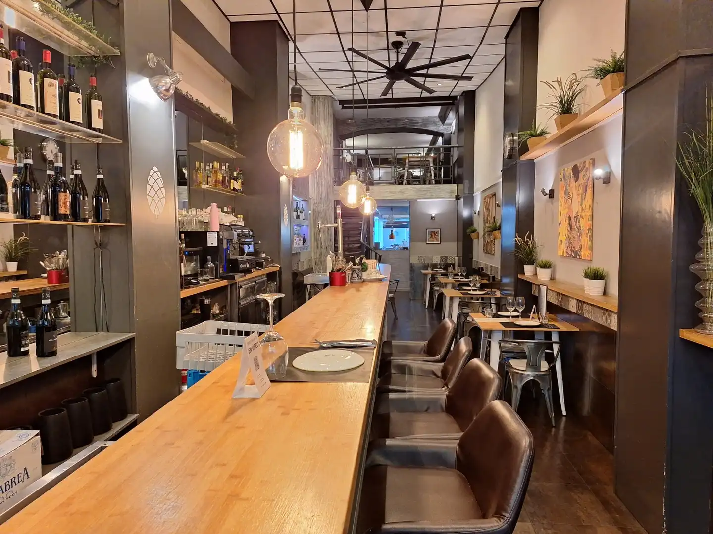 Business premises for transfer in Eixample, imagen 2