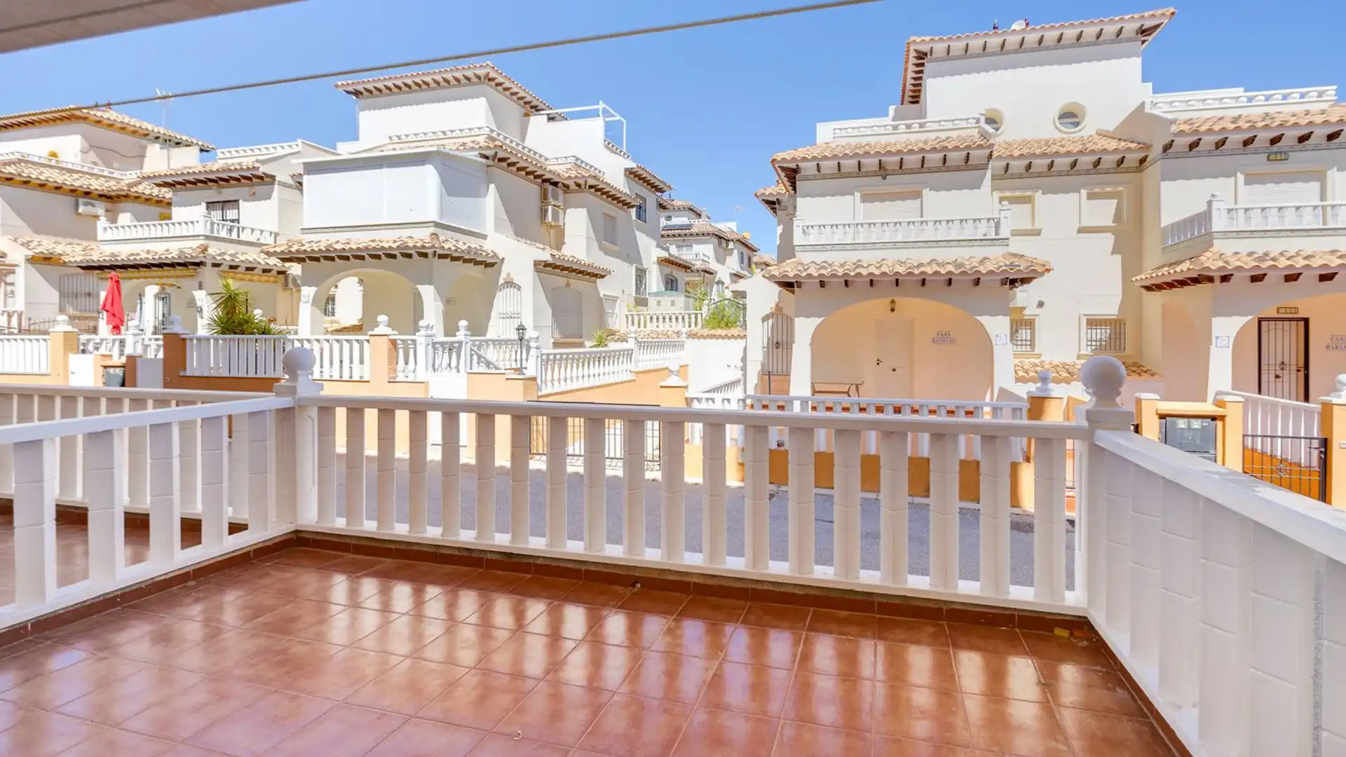 Außenansicht von Wohnung zum Verkauf in Orihuela mit Klimaanlage, Terrasse und Möbliert