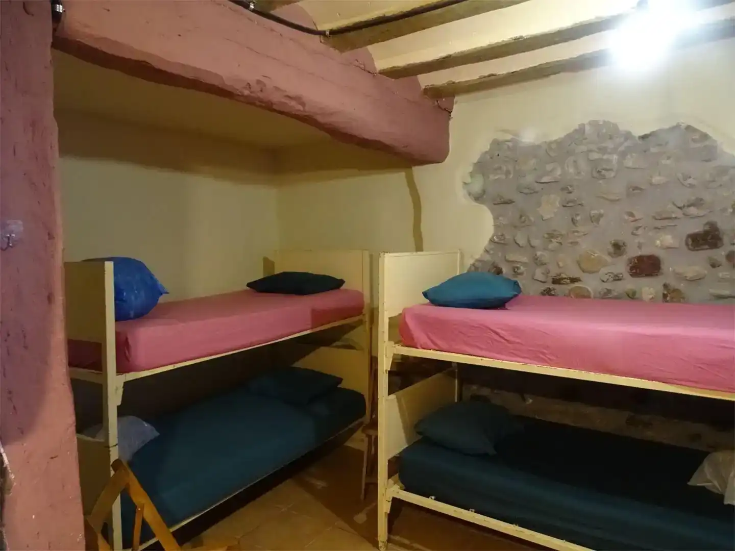 Dormitori de Casa adosada en venda en Grañón amb Jardí privat, Traster i Moblat