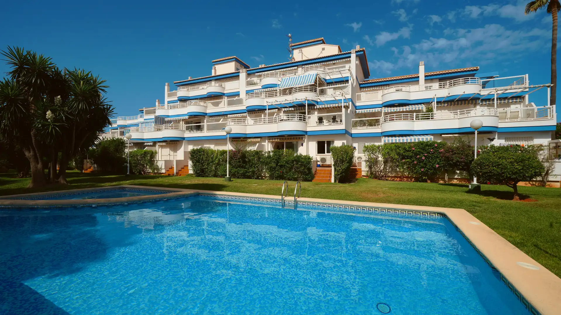 Bajo en venta en Las Marinas / Les Marines