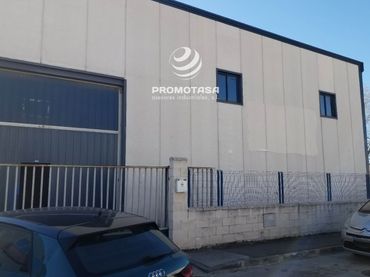 Nau industrial en venda a Rivas Futura