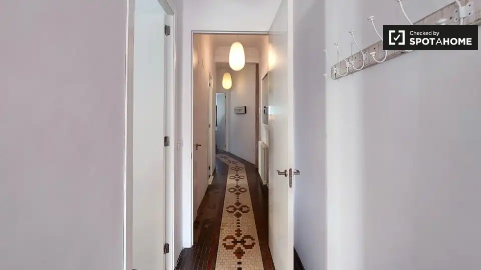 Flat with terrace to rent in L'Eixample, imagen 4