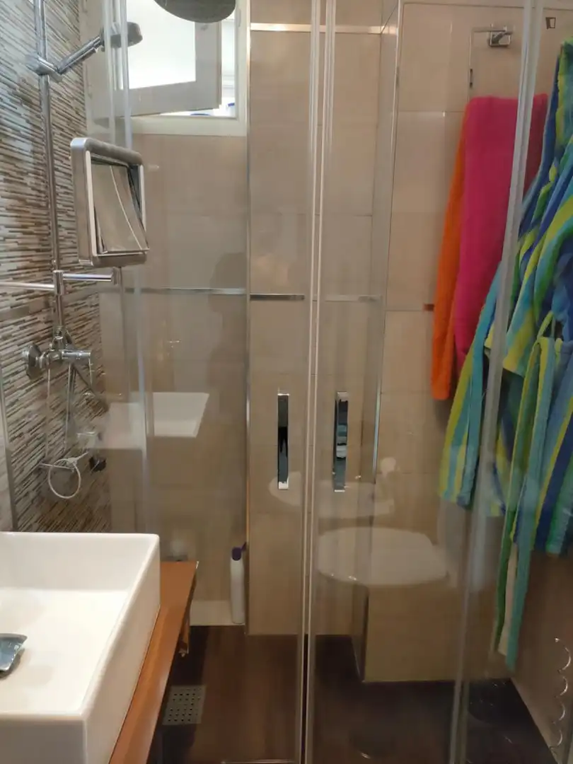 Bathroom of Apartments for share in Alicante / Alacant  with Furnished, Oven and Washing machine