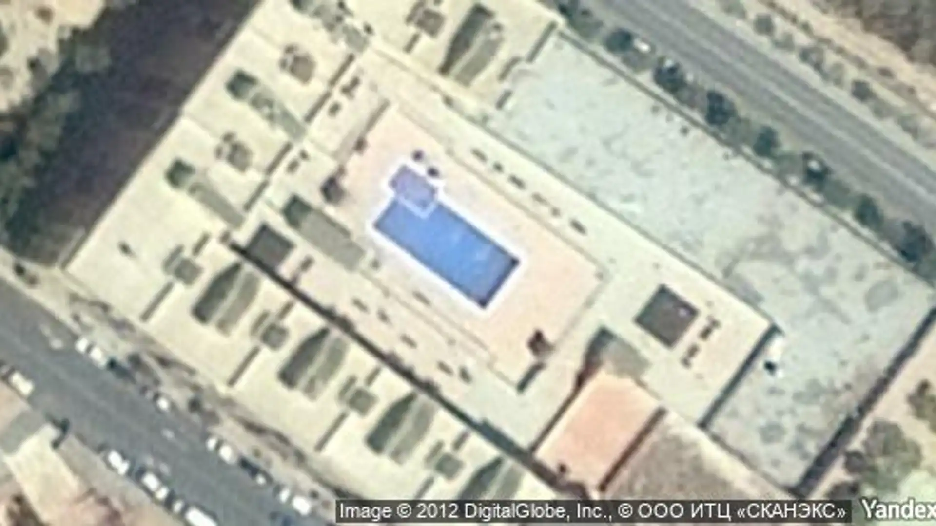 Swimming pool of Flat for sale in Novelda