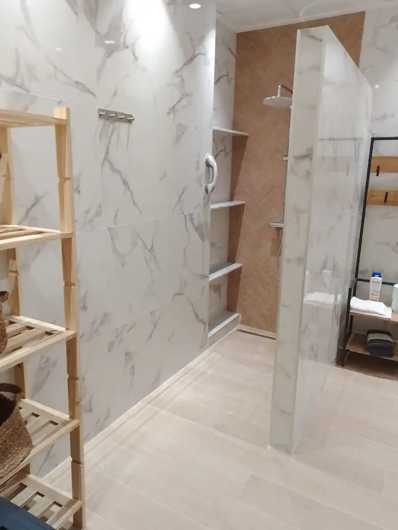 Baño de Planta baja de alquiler en Elche / Elx con Aire acondicionado y Amueblado
