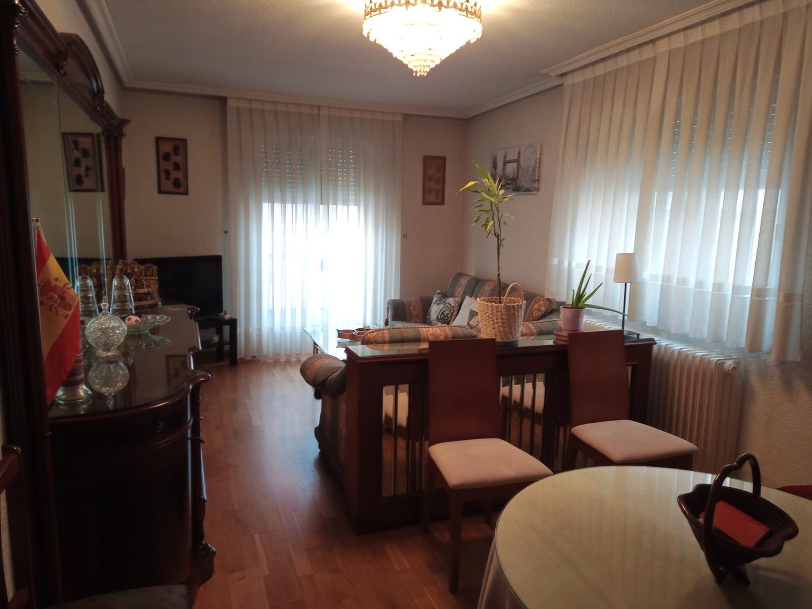 Sala de estar de Piso en venta en Santa Marta de Tormes con Calefacción, Parquet y Terraza