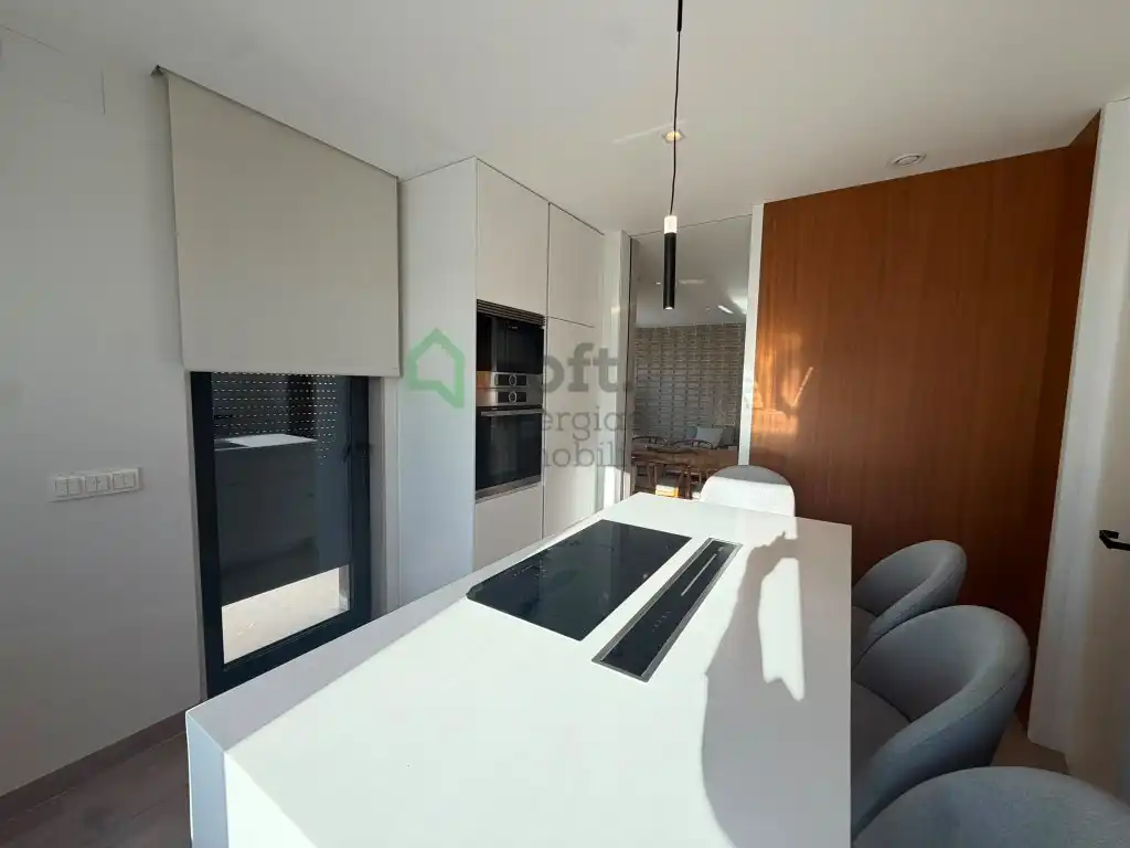 Cuina de Casa o xalet en venda en Badajoz amb Terrassa, Piscina i Domòtica