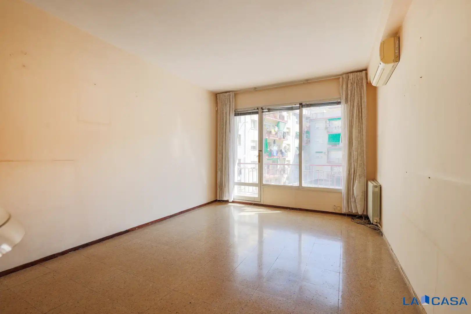 Sala d'estar de Pis en venda en Barcelona amb Aire condicionat, Calefacció i Forn