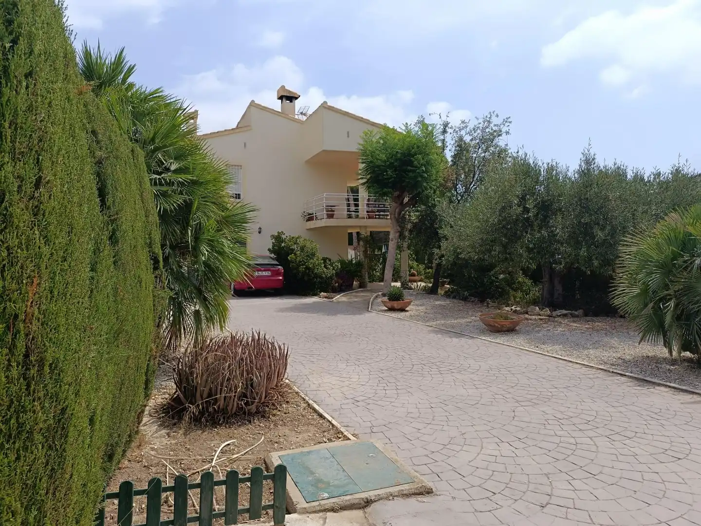 Vista exterior de Casa o xalet en venda en La Nucia amb Jardí privat i Piscina comunitària