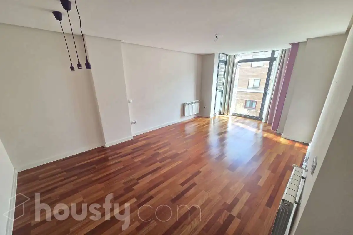 Living room of Flat for rent in Madrid  with Air Conditioner, Heating and Storage room